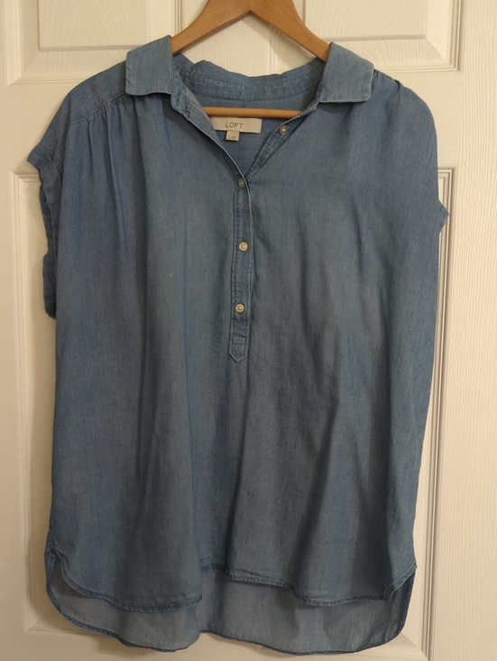 LOFT Tops - LOFT Light Chambray Button Pullover - Blue